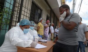 Suben a casi 100 mil los casos confirmados de COVID-19 en RD; reportan un muerto en 24 horas