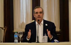 Presidente Abinader ha cancelado a 781 funcionarios en el servicio exterior en 40 días de gobierno
