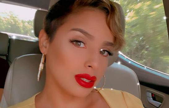 Empresa de gas donde labora “la rubia del toque de queda” la amonesta y le retira permiso de circulación