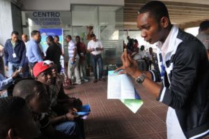 Abinader pide al TC no admitir impugnación a decreto de Danilo que concedió naturalización a 750 personas