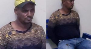 Hombre vendía gasolina a granel durante toque de queda en Puerto Plata se cubre de mierda para evitar ser detenido