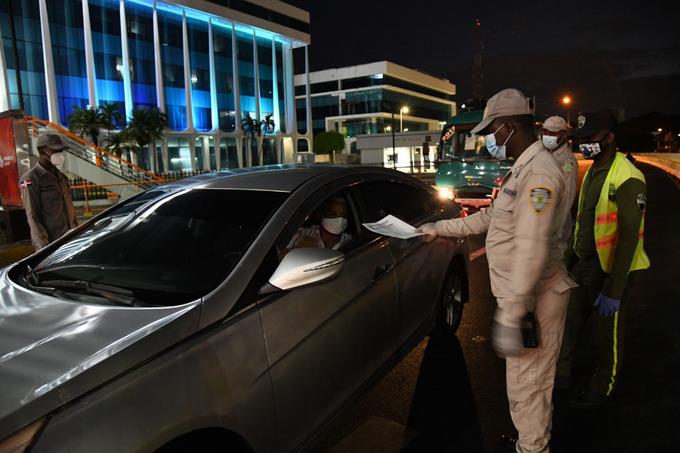 Poder Ejecutivo prorroga emergencia por 45 días; extiende toque de queda y restringe libertades por Covid-19