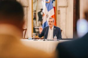 Gobierno depositará dinero para comprar 10 millones de vacunas contra el COVID