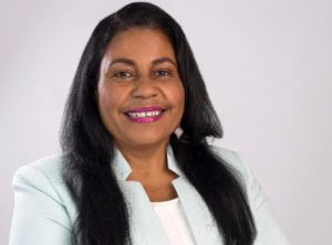 La nagüera recién designada asesora de Educación Superior, Amada López, anuncia tiene Covid-19