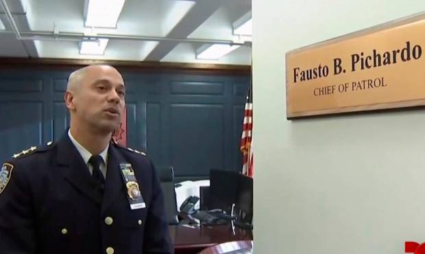Quillao con el Alcalde, dominicano Fausto Pichardo renuncia a su cargo de jefe de patrulleros de NY y pide su retiro