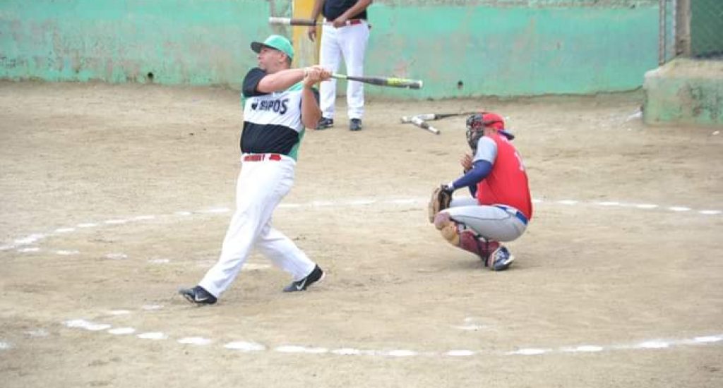 División de honores cierra la serie regular de la Liga de Softbol de los Sapos