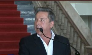 Ricardo Montaner pide Abinader se inicie plan regularización de venezolanos en RD; Presidente promete anuncio pronto