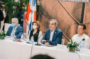 Abinader asegura no se está “alejando a nadie” con adherirse a iniciativa de  EE.UU. sobre red 5G