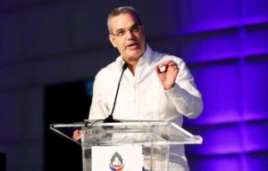 Abinader aumentará un 6% en partidas presupuestarias a los ayuntamientos; alcaldes celebran anuncio