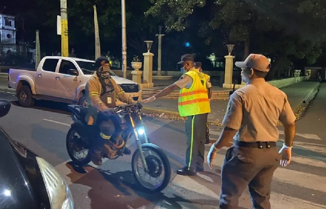 Presidente Abinader extiende el toque de queda por 20 días