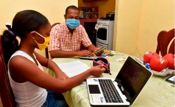 Ministerio Educación no entregará computadoras ni tabletas hasta después enero del 2021