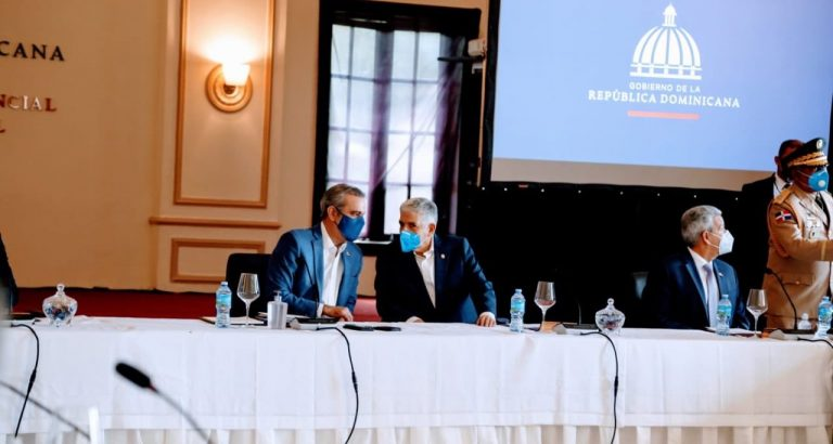 El Gobierno no tiene planes eliminar toque queda en Navidad y Año Nuevo, pero no lo descarta