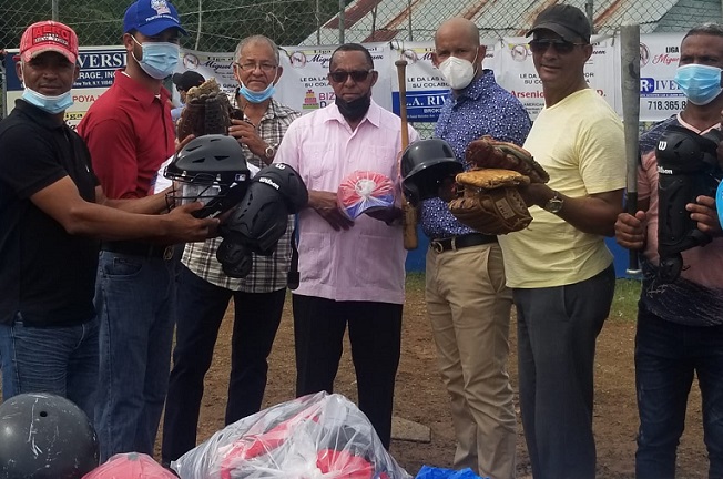 Liga Miguel Rodríguez inaugura XX versión torneo de béisbol infantil