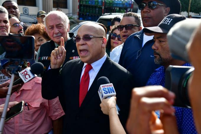 Marino Zapete tras la revancha; demanda por daños y perjuicios a exprocurador Jean Alain y a su hermana