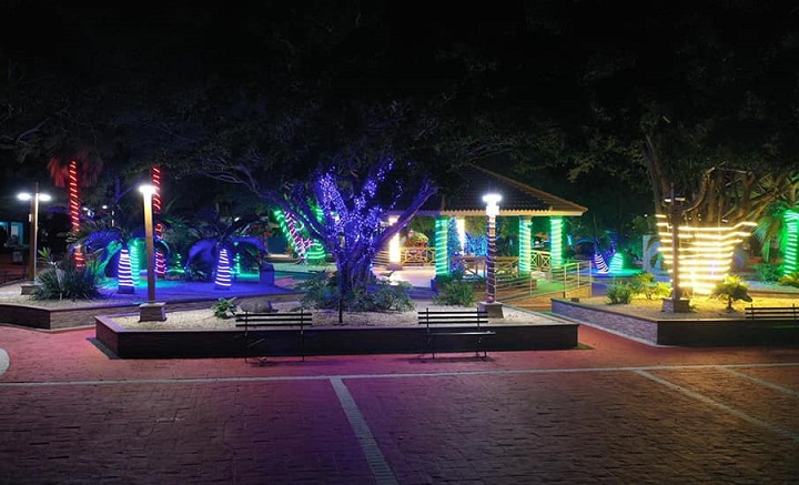 Alcaldía de Cabrera enciende la Navidad