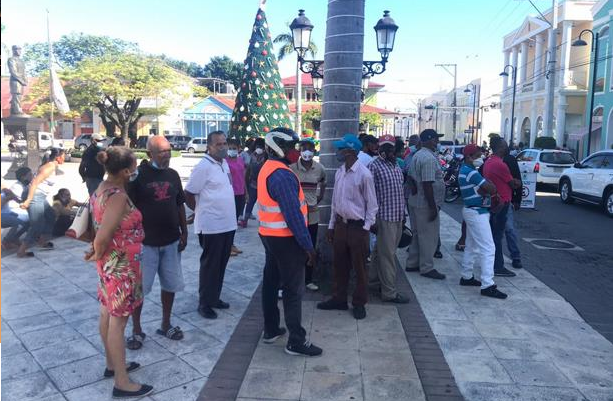 Exempleados ayuntamiento Puerto Plata reclaman pago prestaciones y regalía pascual