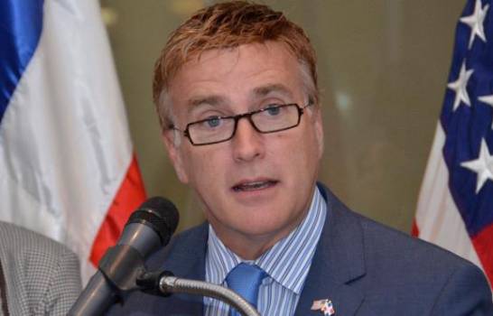 Ex embajador James Brewster regresará al país, esta vez como empresario