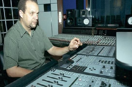 Manuel Tejada a artistas de los 100 millones: 