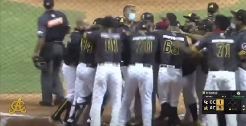 Las Aguilas buscan hacer historia este lunes en SFM tras empatar la serie el domingo en Santiago