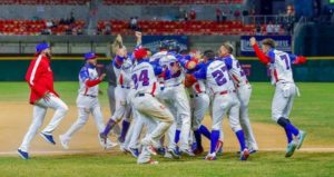 Dominicana vence 4-3 a Panamá en dramático partido y va a la final de la Serie del Caribe