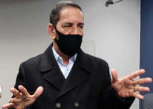 El cónsul en NY, Eligio Jáquez, anuncia rebajará el precio del pasaporte dominicano a US$130