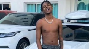 Exponente urbano Kitah fallece en accidente mientras guiaba el auto McLaren de Chimbala por la carretera Sánchez