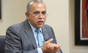 Abinader saca de plumazo a Plutarco Arias de Salud Pública; es 3er. alto funcionario destituido por escándalo en 6 meses