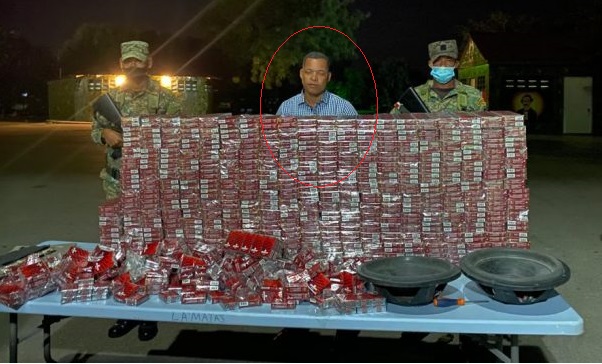 Atrapado infraganti! A prisión regidor de Comendador por contrabandear 335 paquetes de cigarrillos