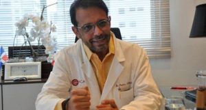 Galeno ve poco confiables estadísticas SP sobre Covid y cree vital iniciar vacunación; aún no hay fecha llegada dosis a RD