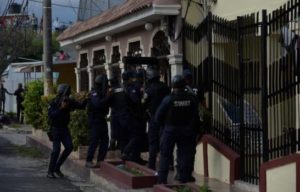Se entrega hombre estaba atrincherado en vivienda tras matar esposa