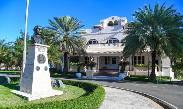Cancillería establece nuevos precios de los servicios consulares para los dominicanos en el exterior
