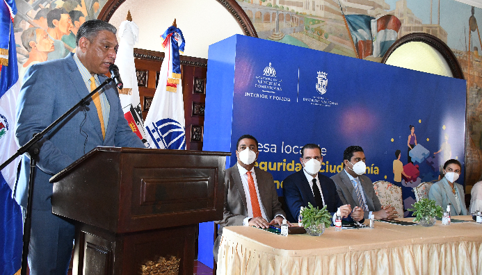 Ministro Jesús Vásquez sentencia llegó el momento de enfrentar proliferación de armas ilegales en RD