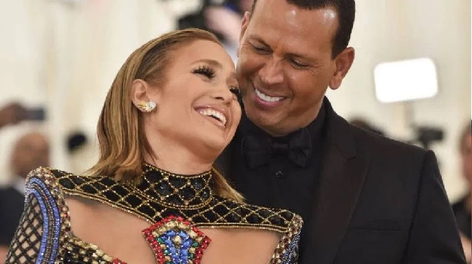 Tumba eso! JLO y Alex Rodríguez afirman que siguen juntos “luchando por su relación”