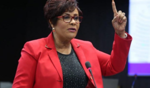 Y entonces? Superintendente de Seguros alega aumentó la nómina porque 