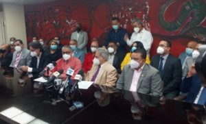 Médicos amenazan con suspender consultas la próxima semana si ARS no mejoran honorarios; SP recibirá contrato cancelados