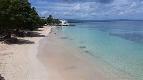 Y entonces, cuál es el nombre correcto: Playa Los Minos o playa de Mino?