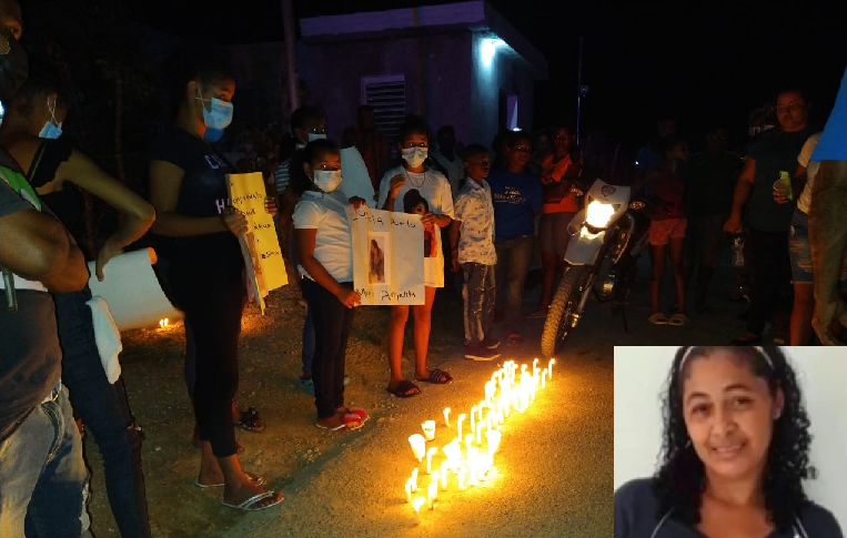 Marcha y encendido de velas en Río San Juan pidiendo justicia por el asesinato de Angelita Sánchez