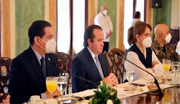 Gobierno dominicano declara las bebidas adulteradas tema de seguridad nacional