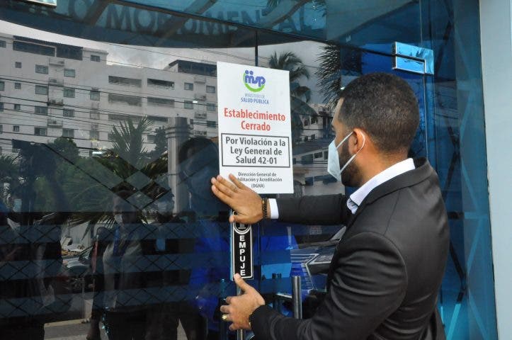Salud Pública cierra el Centro Médico Monumental por muertes de pacientes en tras procesos quirúrgicos