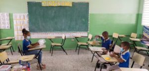 Nagua y Río San Juan entre más de 20 municipios van a clases semipresenciales a partir del 11 de mayo