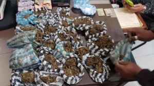 Interceptan 2.5 kilos de marihuana y crack envueltos en yuca  y plátanos iban a ser introducidos a penal de La Victoria