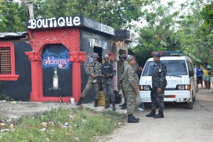 Cuatro muertos y 2 heridos durante un enfrentamiento a tiros en discoteca de Villa Riva en la provincia Duarte