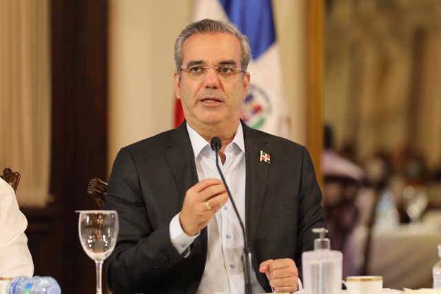 Presidente Abinader declara de alto interés la reforma y modernización del sector salud