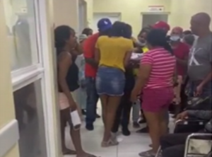 Muere bebé de un mes de nacido tras recibir vacuna en hospital público de Nagua; familia dice hubo mala práctica