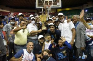 Pueblo Nuevo barre la serie final del Baloncesto Superior de Santiago