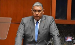 Cantó Chú, y no precisamente rancheras! Dice halló mafia, corrupción y contratos leoninos en Interior y Policía