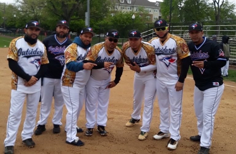 Dominican Softbol League de Perth Amboy, New Jersey, inicia torneo 