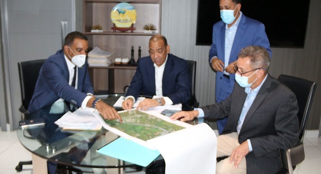 Senador Carlos Gómez se reúne con Ministro Obras Públicas para tramo carretero cruce de Chero y Estancia Nueva