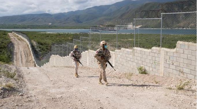 Abinader declara de emergencia compras para muro frontera y entra en categoría secreto de Estado; Haití preocupado