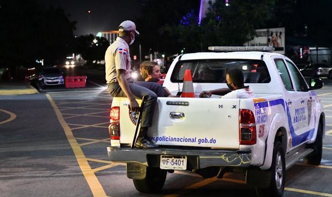 Abinader receta toque de queda de 8:00 p. m. hasta 5 a.m. y cero venta bebidas alcohólicas para el Gran Santo Domingo